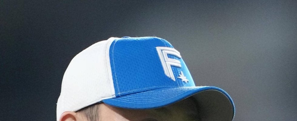 【日本ハム】山崎福也〝どん兵衛〟色コーデにきつね耳　女性ファン悲鳴　郡司裕也は「耳が…」