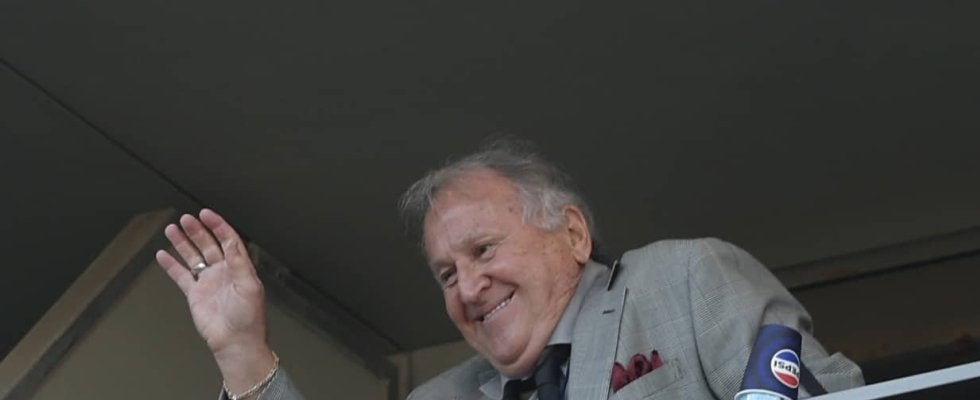 「神様」ジーコが語る鹿島復権のカギ「履歴書に『鹿島アントラーズ』と入れるだけではだめだ」