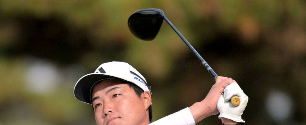 【ＪＴカップ】３月に結婚した吉田泰基が８アンダーで首位に浮上　元ゴルフ選手の妻、宮崎樹里さんとの二人三脚でツアー初勝利を目指す