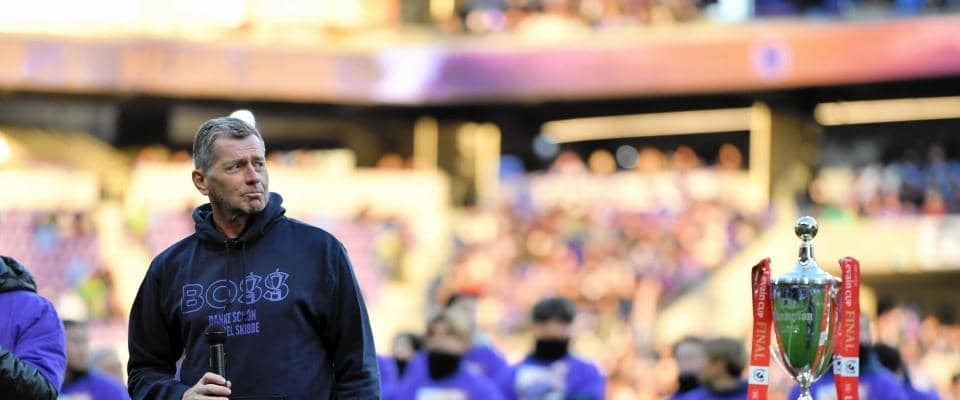 広島　今季限りで退任のスキッベ監督がサポーターにあいさつ「次の監督に対しても大きなサポートを」自身は神戸の来季監督就任が決定的