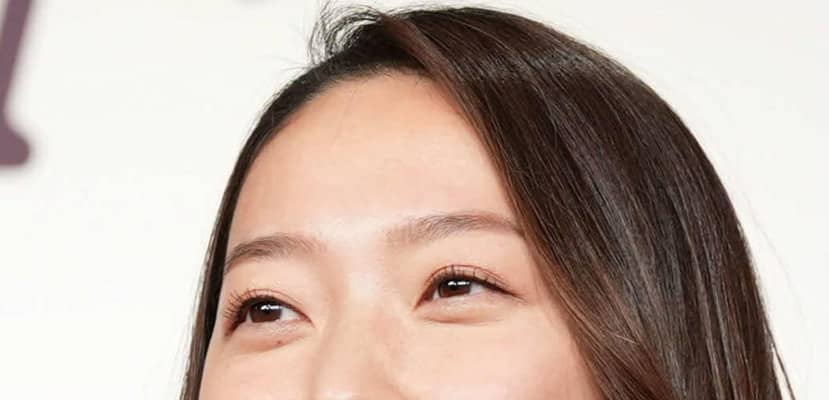 カブス鈴木誠也の妻・畠山愛理さん、モフモフ愛犬と愛息子2人がたわむれる公園ショット公開