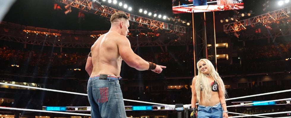 「ご褒美だろ」小悪魔美女レスラーが電撃復帰→レジェンドを翻弄する“まさかの行動”が賛否…鬼気迫る表情にファン大興奮