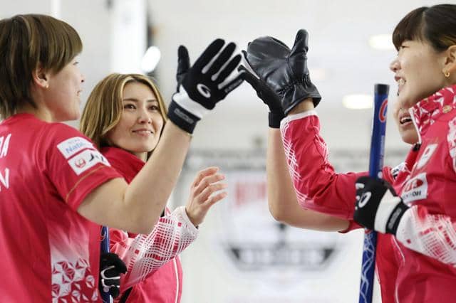 カーリング日本女子 初戦は完勝