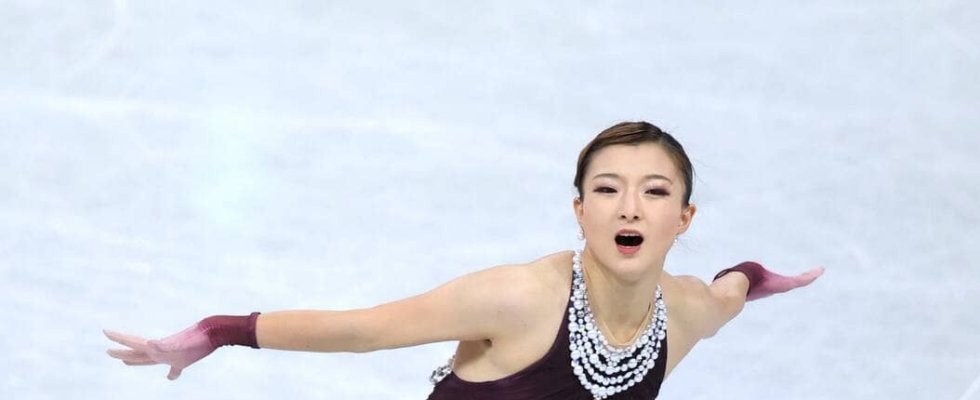 坂本花織　ＳＰ５位から逆転銅メダルにうれし涙　「枯れるくらい泣く。体内の水分３０％なくなった」