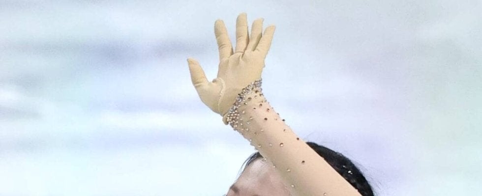 中井亜美　「真央ちゃんが見てるから頑張ります」　憧れ浅田真央さんの前でトリプルアクセル成功で２位