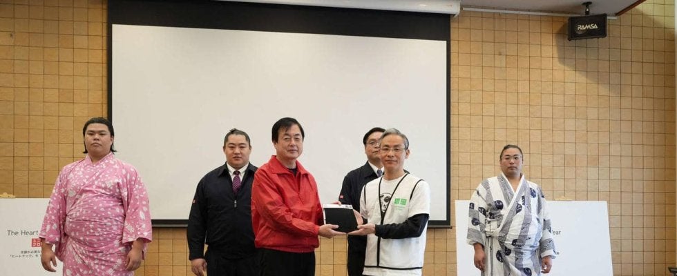 元小結遠藤の北陣親方らが能登半島地震の被災者と交流「一緒に一歩ずつ歩んでいきましょう！」