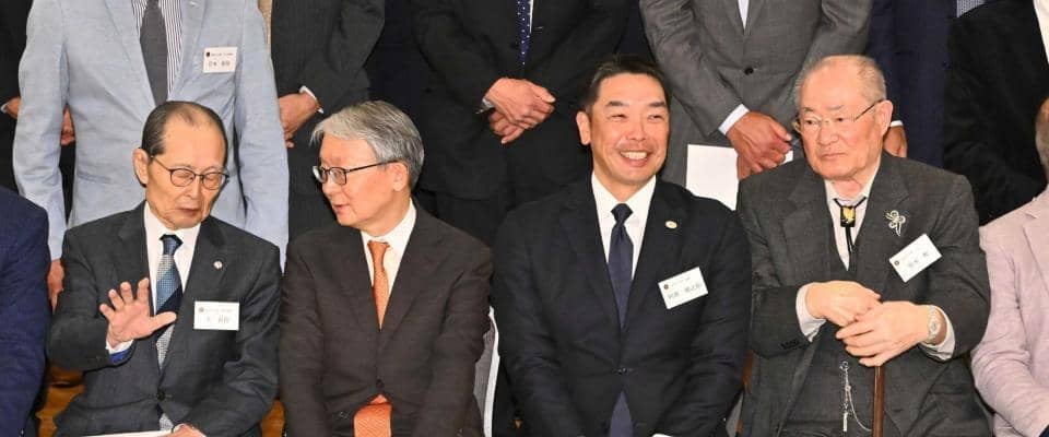 巨人ＯＢ総会　阿部監督「信念」貫き日本一奪回　王貞治氏らの前で決意表明