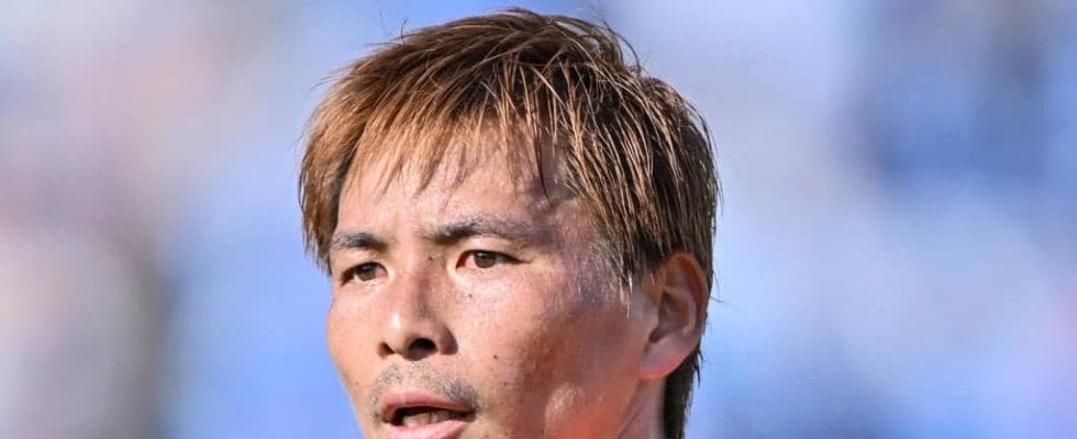 ｢涙止まらんよ、マジで｣今季限りで清水退団の乾貴士が｢涙すら美しい｣ラストスピーチ！｢こんな形で引退はしたくない｣｢絶対見返せるように頑張ります！｣宣言