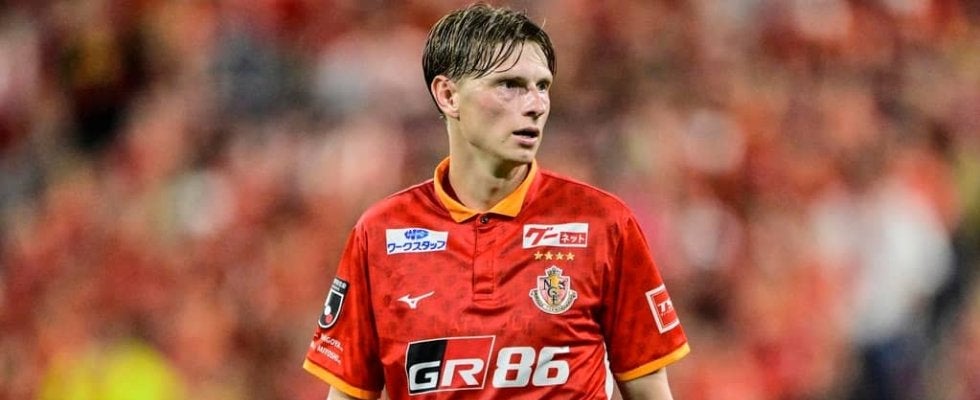 号泣通訳にユンカーもらい泣き！ 名古屋退団の“お別れあいさつ”で思わぬハプニング発生も人情味あふれる感動的なものに！｢二人でハグまでが泣ける｣｢絆を感じました｣