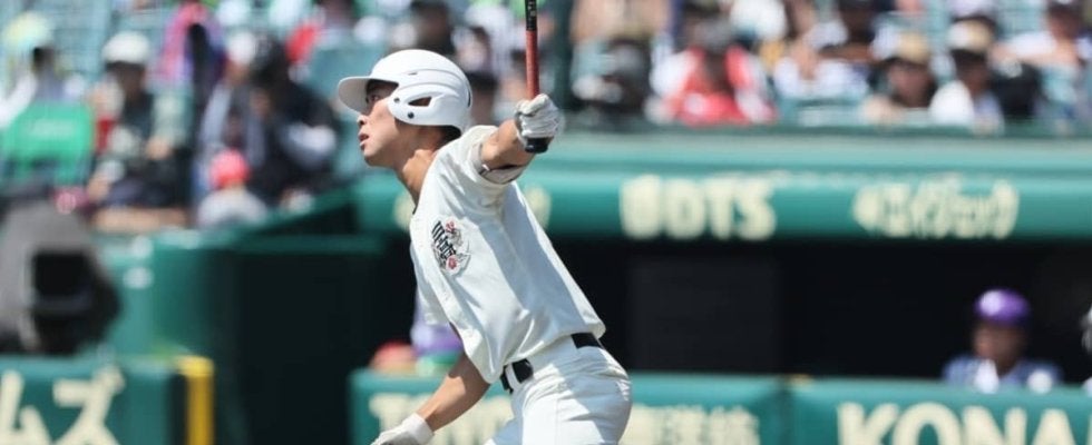 夏初出場の3年生が代打で先制打！日大三・三木監督が甲子園で見せた\