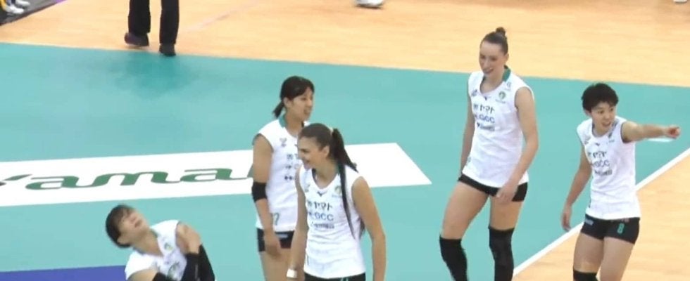 「私には強め」女子バレー選手、味方の“おもしろ”パワハラ？に言及 添えられた動画に「吉本レベルに転ぶやん」「愛が溢れてる感じがほほえましい」