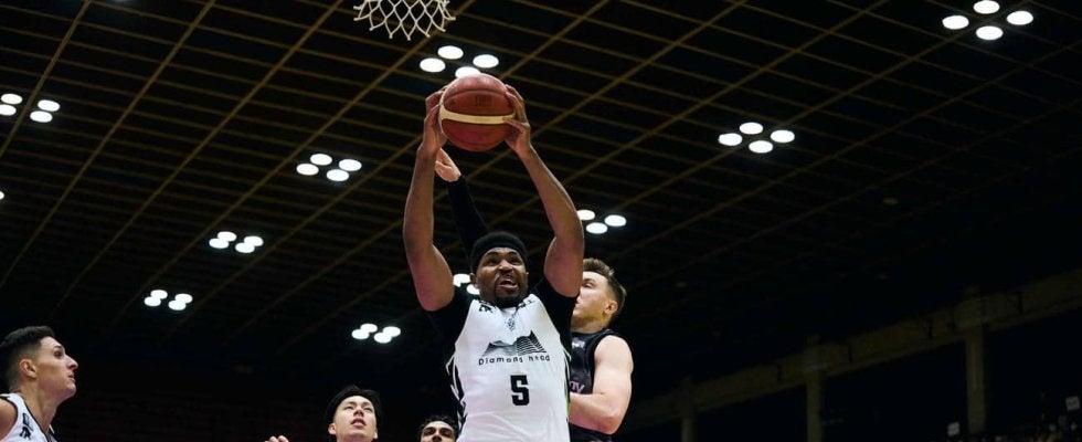 【バスケ】B1北海道９連勝、ジョーンズ主将「何でもやろうと」古巣相手に大暴れ