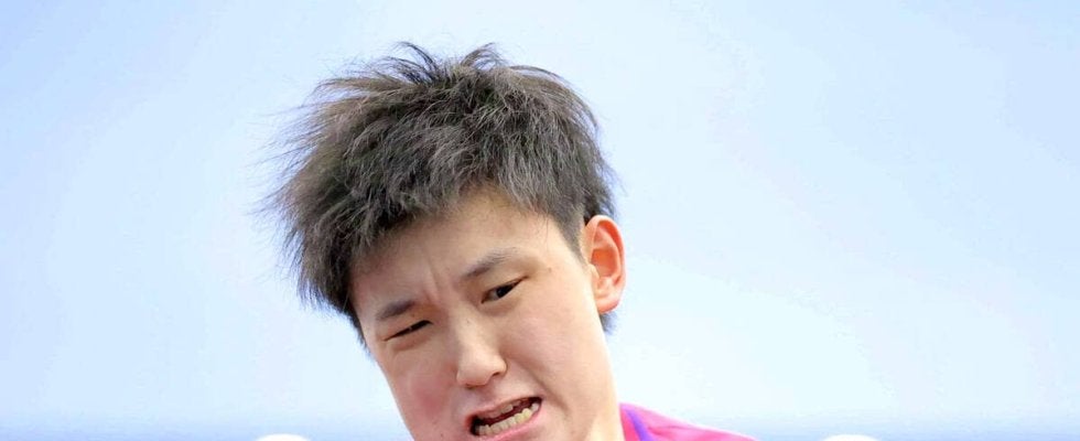 【卓球】日本は準優勝　エース・張本智和が林詩棟から１ゲーム奪取もアウェーで中国に１-８で敗戦…ロス五輪新種目の混合団体Ｗ杯