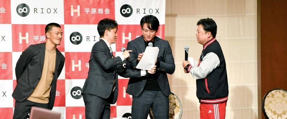 広島・佐々木「毎晩ウエートトレしています」左手薬指に指輪キラリ　新井監督の助言で「２桁（本塁打）もいきます！」