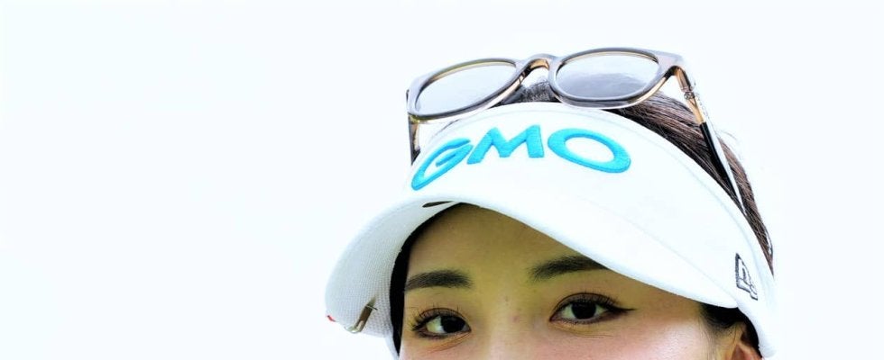 髪下ろした脇元華が“特大ケーキ”に笑顔「何回お祝いされても…」ファン驚嘆　「デッカい！」