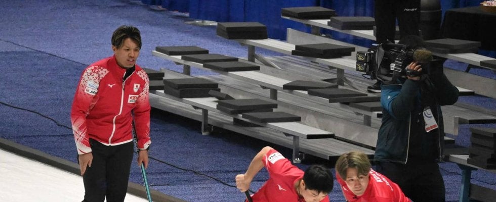 【カーリング】日本男子の試合中に複数トラブル発生…途中交代、消灯、ブラシ破壊も