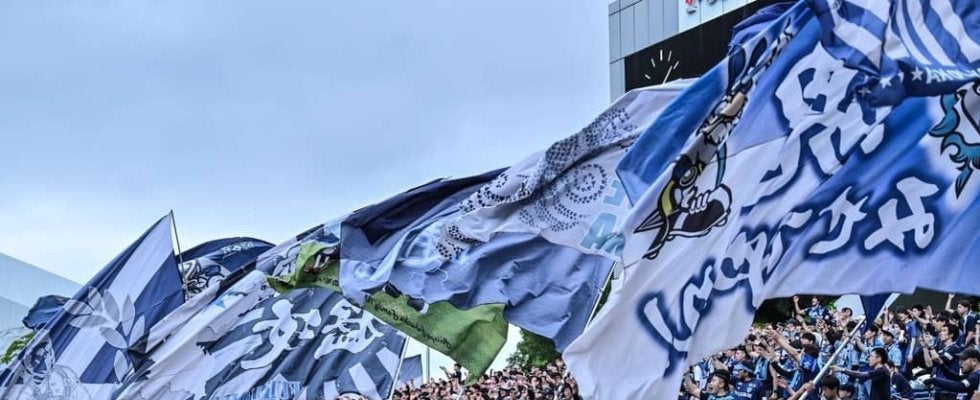 ｢このデザイン好きすぎる｣J1福岡の2026百年構想リーグ用“梅の花＆グラデーション”ユニフォームに反響！｢ボックスロゴじゃなくなっただけで大分印象変わる｣と歓迎