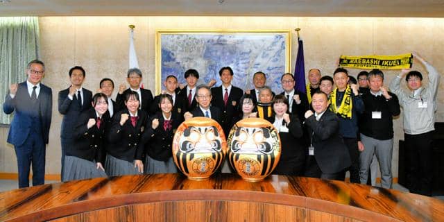 前橋育英の男女サッカー部、全国大会出場を前橋市と群馬県に報告