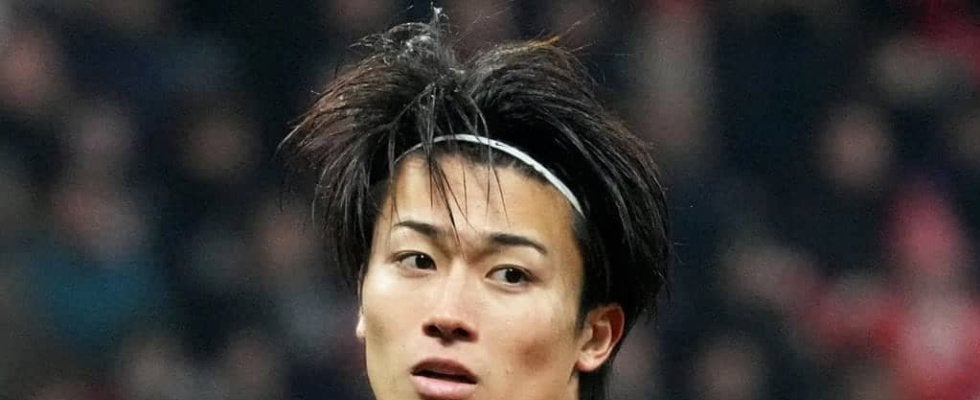 ｢バケモンやんけ｣｢AIですよね？｣中村敬斗が衝撃的な弾丸ドライブシュートで今季7ゴール目！ 相手GKが一歩も動けないゴラッソ弾に｢リーグドゥでは環境破壊｣との指摘