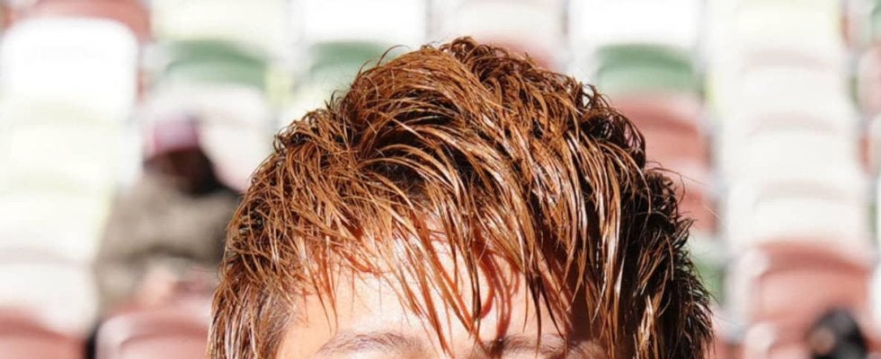 「素敵なご夫婦」元日本代表ＦＷ柿谷曜一朗氏「結婚して９年目」タレント妻と仲睦まじいショット