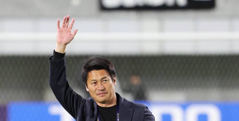 神戸、今季限りで退任の吉田孝行監督ラストマッチ　試合後は就任時の獲得タイトルと同じく３度宙を舞う