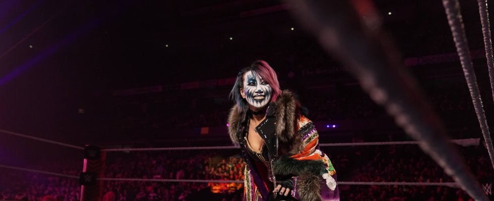 「反則級に可愛い」人気日本人女子レスラーがナチュラルメイク姿でイベントに登場…“毒霧の皇后”リング外での素顔にファン驚き