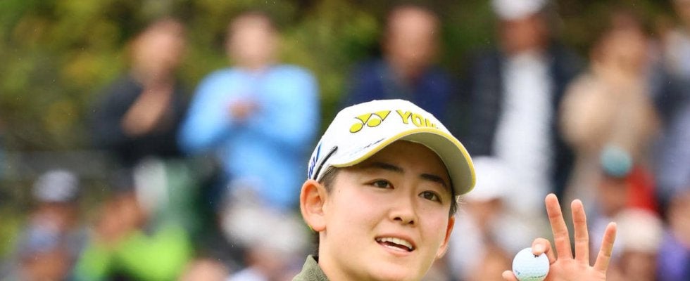 女子ゴルフ岩井明愛がオフの目標を達成「待ちに待った七輪ハマグリ」