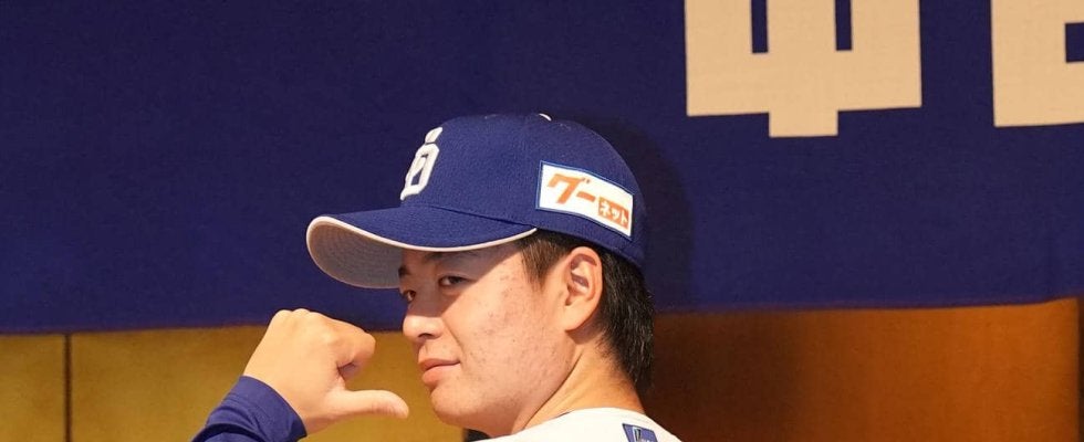 【中日】ドラフト２位の桜井頼之介、母への思い詰まった「16」を背負って活躍誓う　母の目に涙