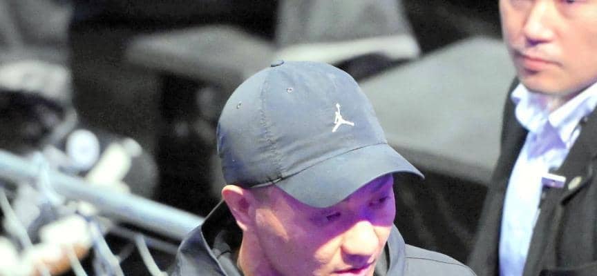 「偽物が俺に喧嘩売ってくるな！」怖！？ＢＤ椅子蹴り上げ、踏み付け波紋の「本物の不良」、浪速の成金ＴｉｋＴｏｋｅｒと舌戦「全身コーデ８０００万やねん。近づくな」