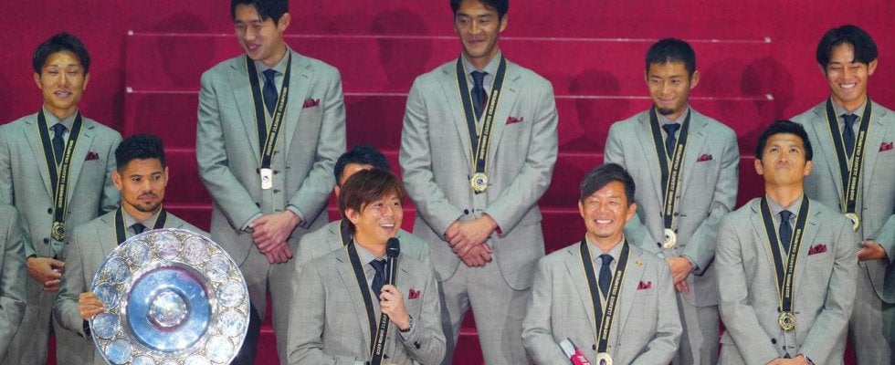 【Ｊアウォーズ】鹿島DF安西幸輝「お父さんとお母さんの教育があって…」今年も爆笑スピーチ