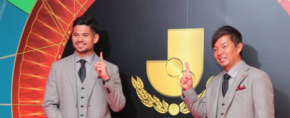 【Ｊリーグアウォーズ】Ｊ１最優秀ゴール賞は衝撃の約３５ｍ弾に決定…鹿島ＦＷレオセアラが初受賞　得点王が堂々の“２冠”