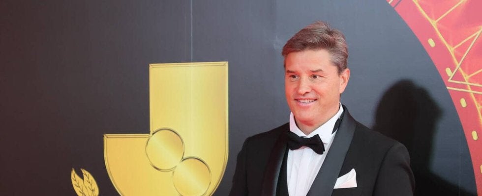 【Ｊリーグアウォーズ】柏・ロドリゲス監督が優秀監督賞「（鹿島がどこかで）勝ち点を取りこぼしてくれると思った」