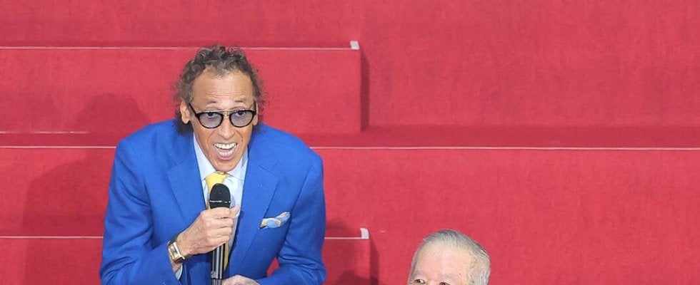 【Ｊリーグアウォーズ】ラモス瑠偉氏の“感動スピーチ”に場内から拍手　木村和司氏、セルジオ氏とともにチェアマン特別賞受賞