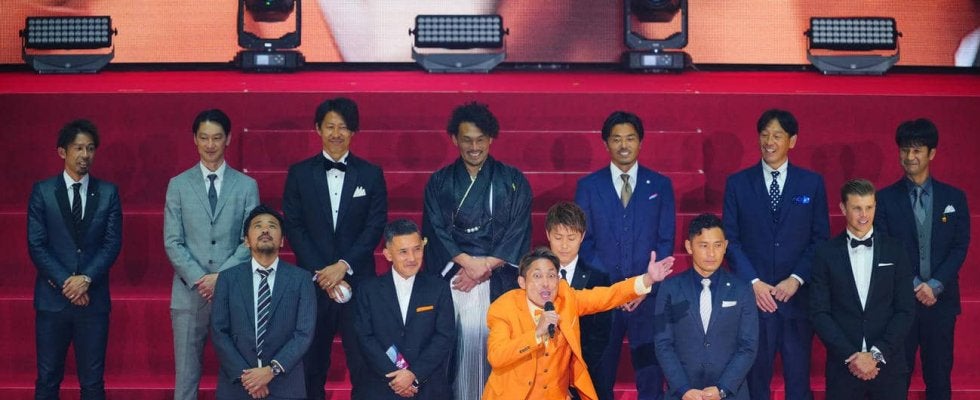 【Ｊアウォーズ】全身オレンジのド派手衣装　森脇良太「自分を表現」オーダーメード