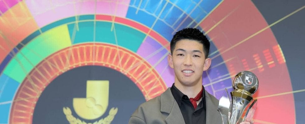 【Ｊリーグアウォーズ】ＭＶＰに輝いた鹿島ＧＫ早川友基と上田綺世の意外な共通点