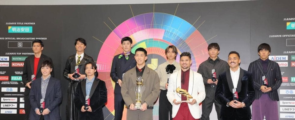 【Ｊリーグアウォーズ】柏からは“太陽”と“頭脳”がベストイレブンに選出…古賀「素直にうれしい」小泉「驚いている」