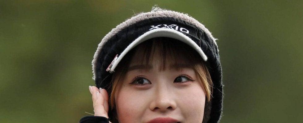 都玲華がインスタのストーリーズで「こんにちは！」と投稿　白のミニスカで笑顔も撮影時期不明