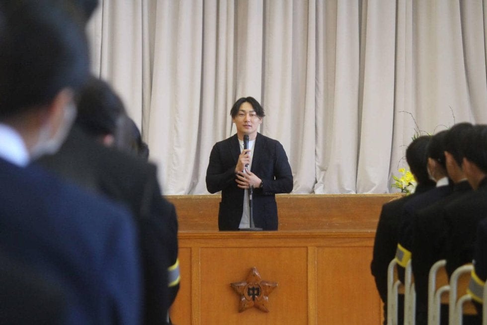 【巨人】丸佳浩流の緊張のほぐし方は…中学校の講演で「若い時はすごく緊張した」