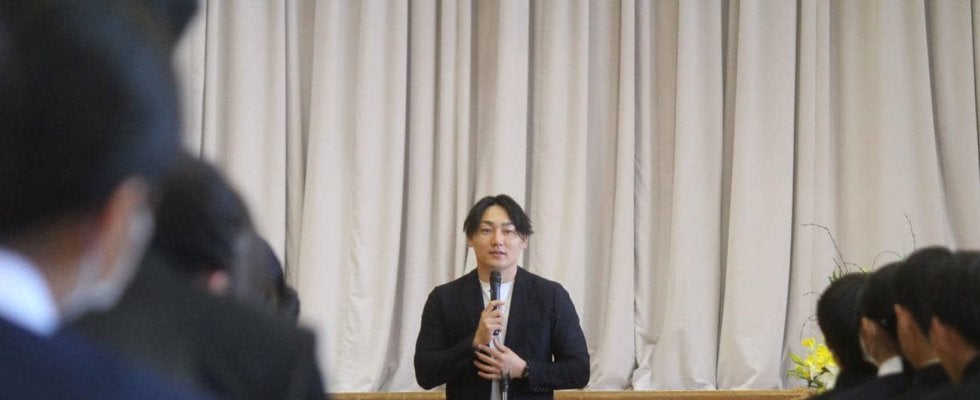 【巨人】丸佳浩流の緊張のほぐし方は…中学校の講演で「若い時はすごく緊張した」