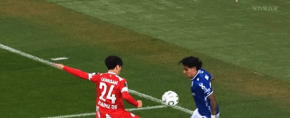 「ありえない判定だ！」日本代表MFが“誤審”の被害？ハンド＆チャレンジをめぐって指揮官が激怒した瞬間