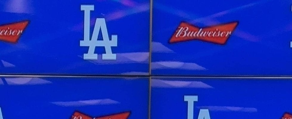 ドジャース移籍のディアス　背番号は「３」「３人の息子にあやかった」今季28Ｓ　新守護神期待