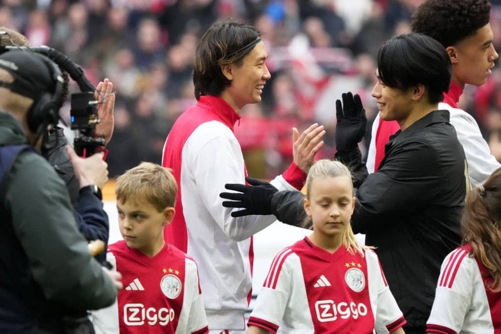 オランダ伝統の一戦『デ・クラシケル』に３人の日本人選手！｢板倉滉vs上田綺世&渡辺剛」が激しくぶつかり合った白熱の現地スタジアムに潜入