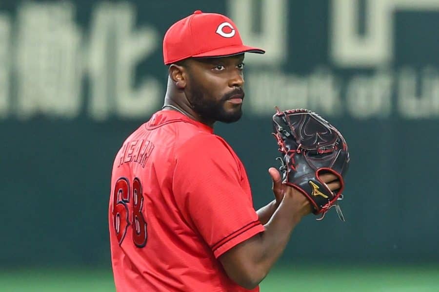 広島 今季55登板のハーンと再契約