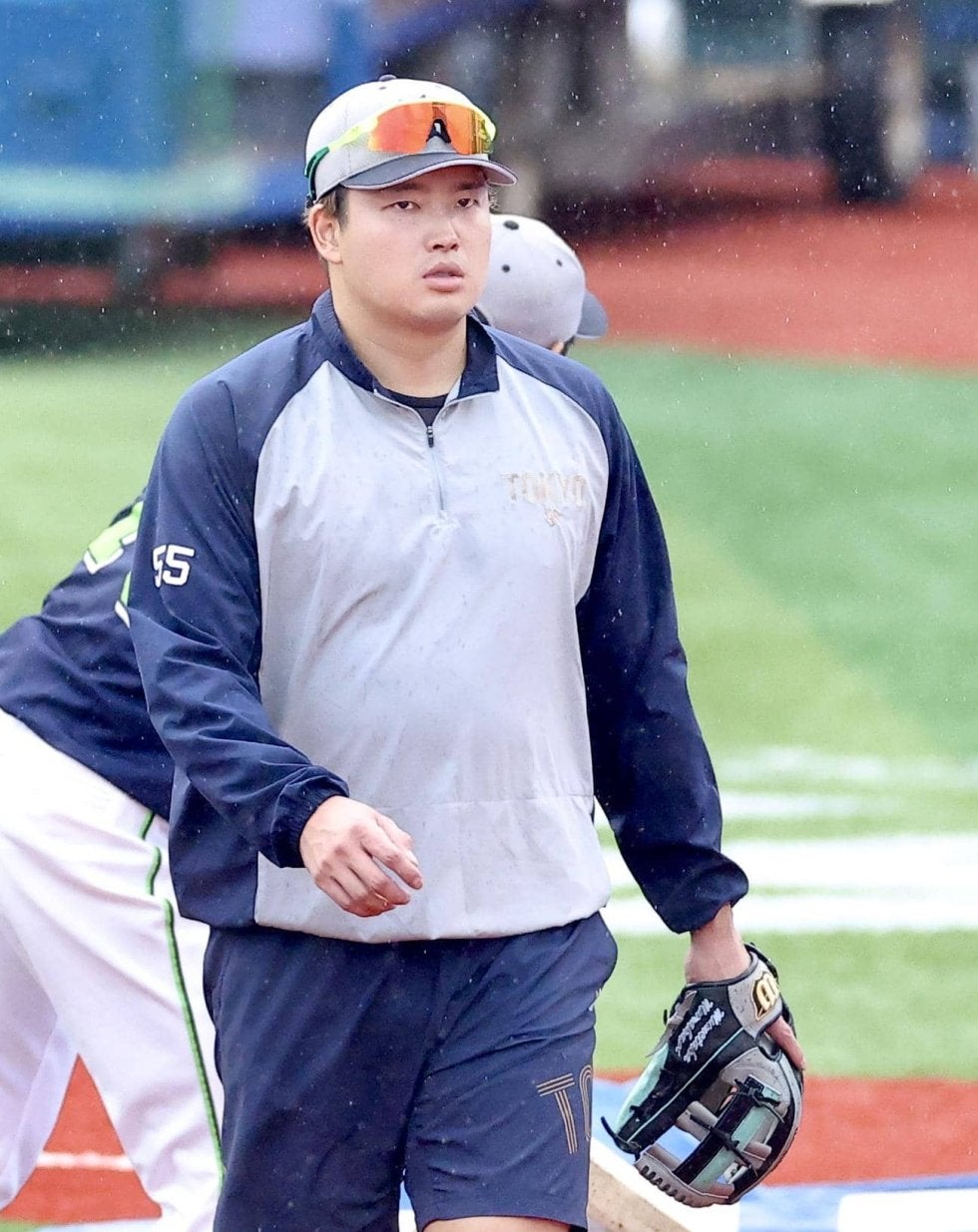 村上の交渉期限目前 契約金大幅減も