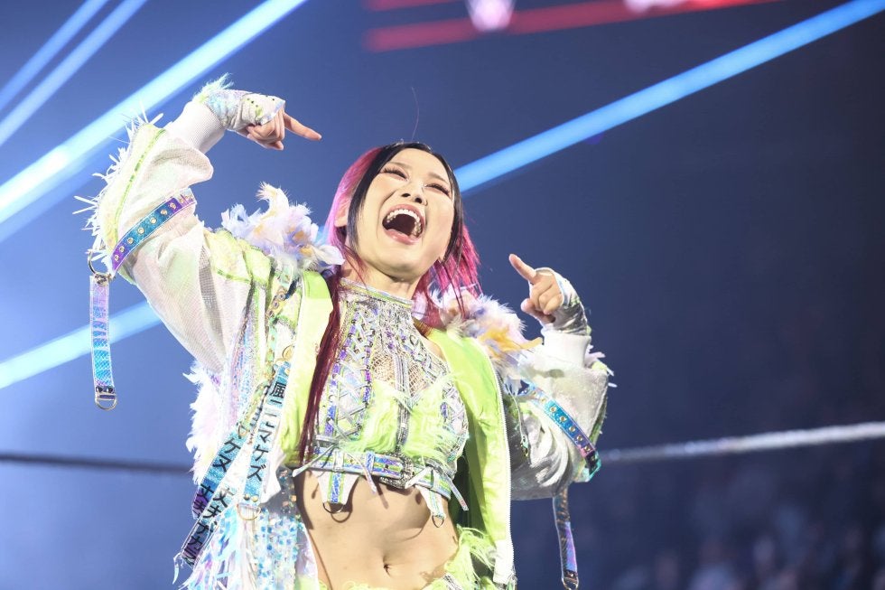 人気日本人女子レスラーと“平成の歌姫”異色２ショットに反響