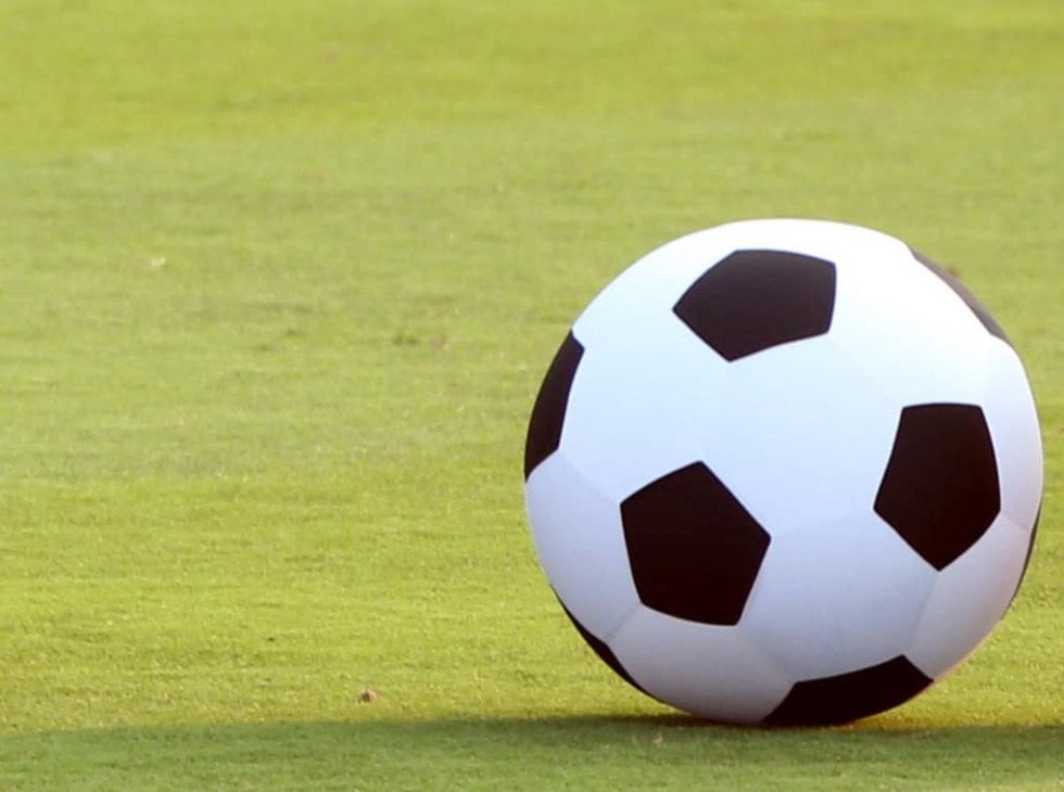 W杯で日本と同組可能性のスウェーデン代表エース３月PO厳し、リバプールFWイサク左足骨折で手術