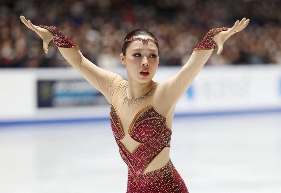 【フィギュア】「涙なしでは…」今季限りで引退の樋口新葉、氷上で大の字に寝転がる写真など披露