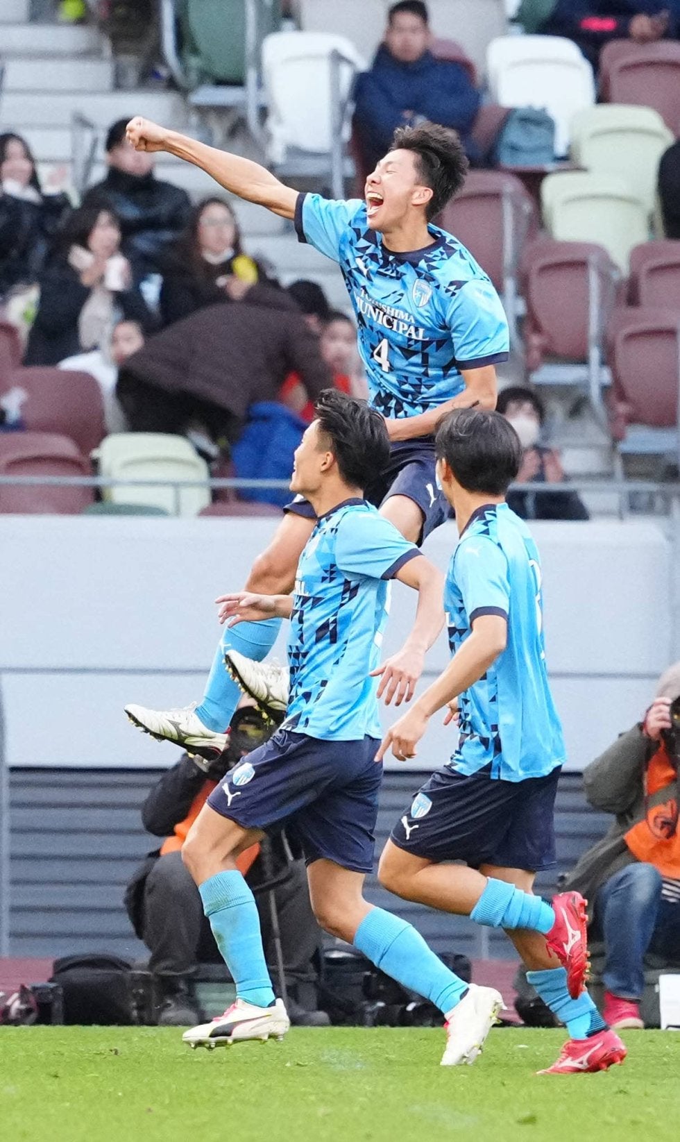 【高校サッカー】徳島市立、国立開幕戦で早実に4－1快勝！6大会ぶりの勝利