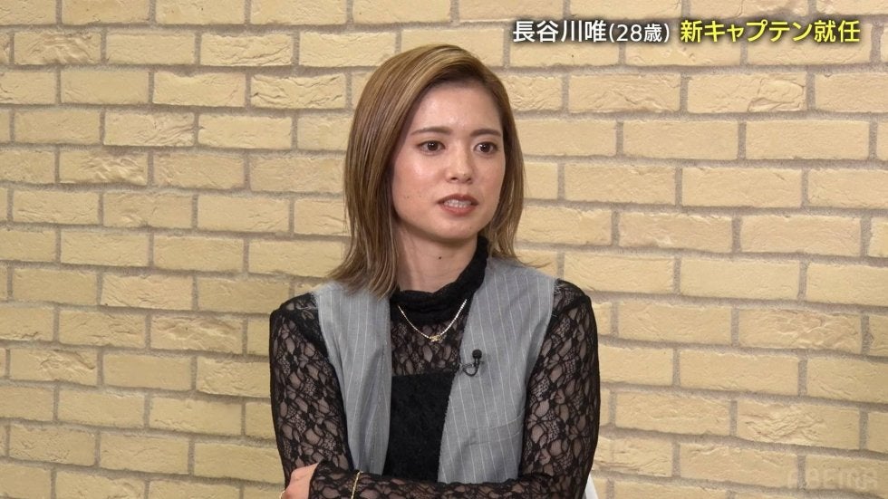 「ロナウジーニョかよ」「真の天才」長谷川唯、“魔法のループ弾”を2025年ベストプレーに選出！自己評価「30点」の理由は？