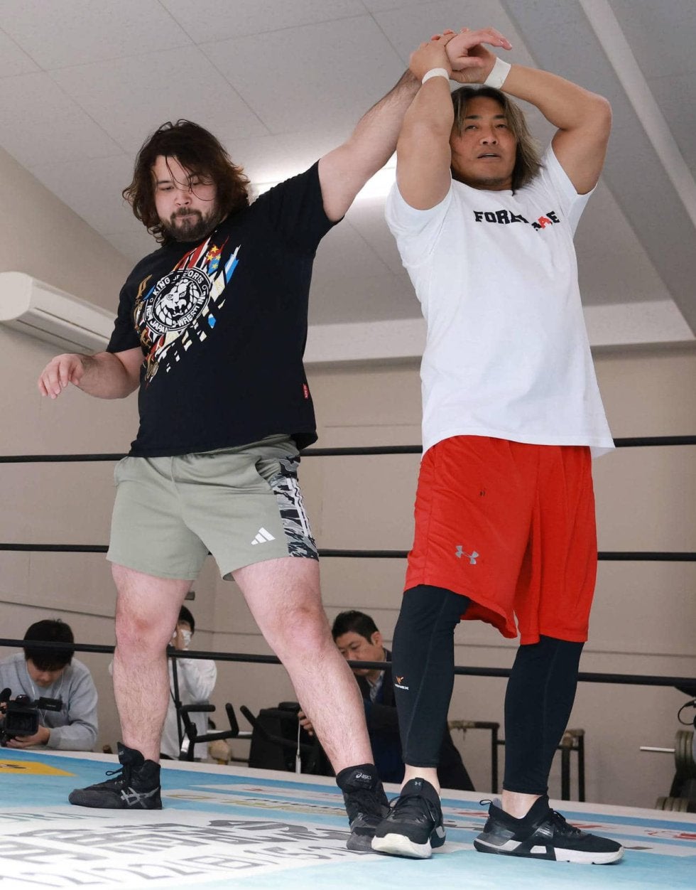 « La lutte professionnelle ne consiste pas seulement à gagner et à perdre. » Héritant du bâton d’Hiroshi Tanahashi, Wolf Aron ambitionne de devenir un lutteur professionnel…